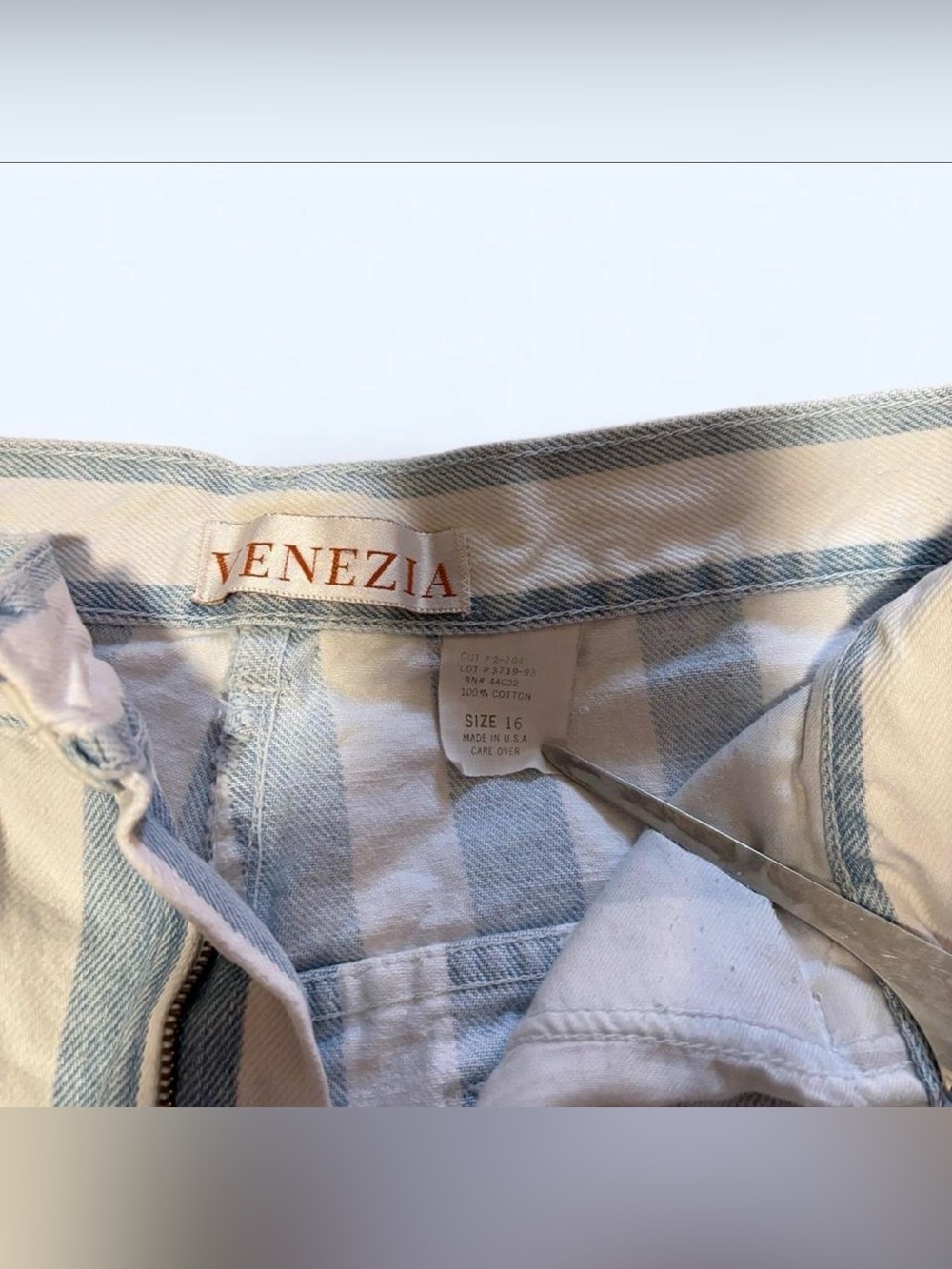 Vintage 90s Baggy Mom Denim Shorts Sz 16 Baby Blue Striped High Waist Venezia - Picture 5 of 5